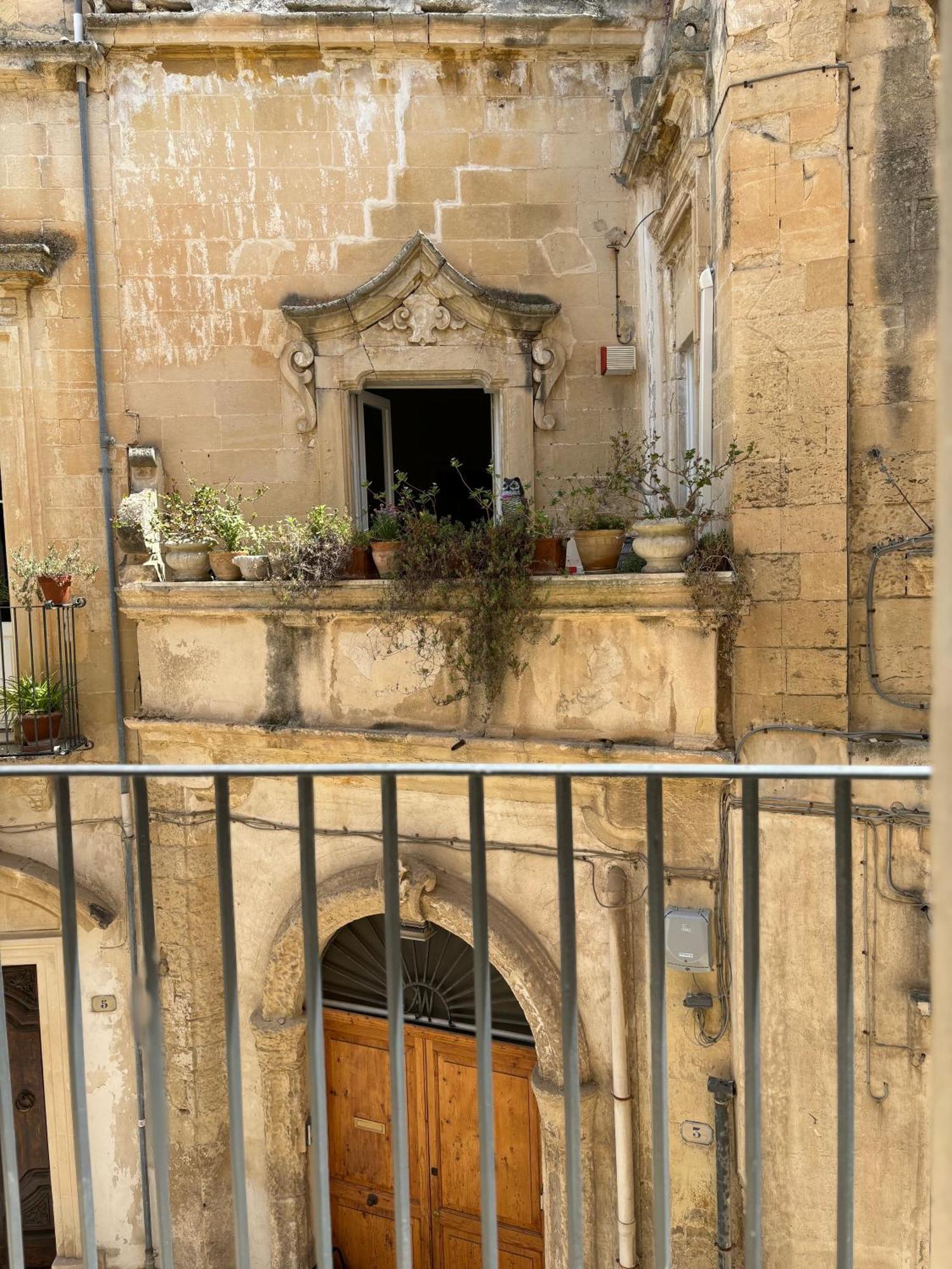 Alora Boutique Suites Lecce Exterior photo
